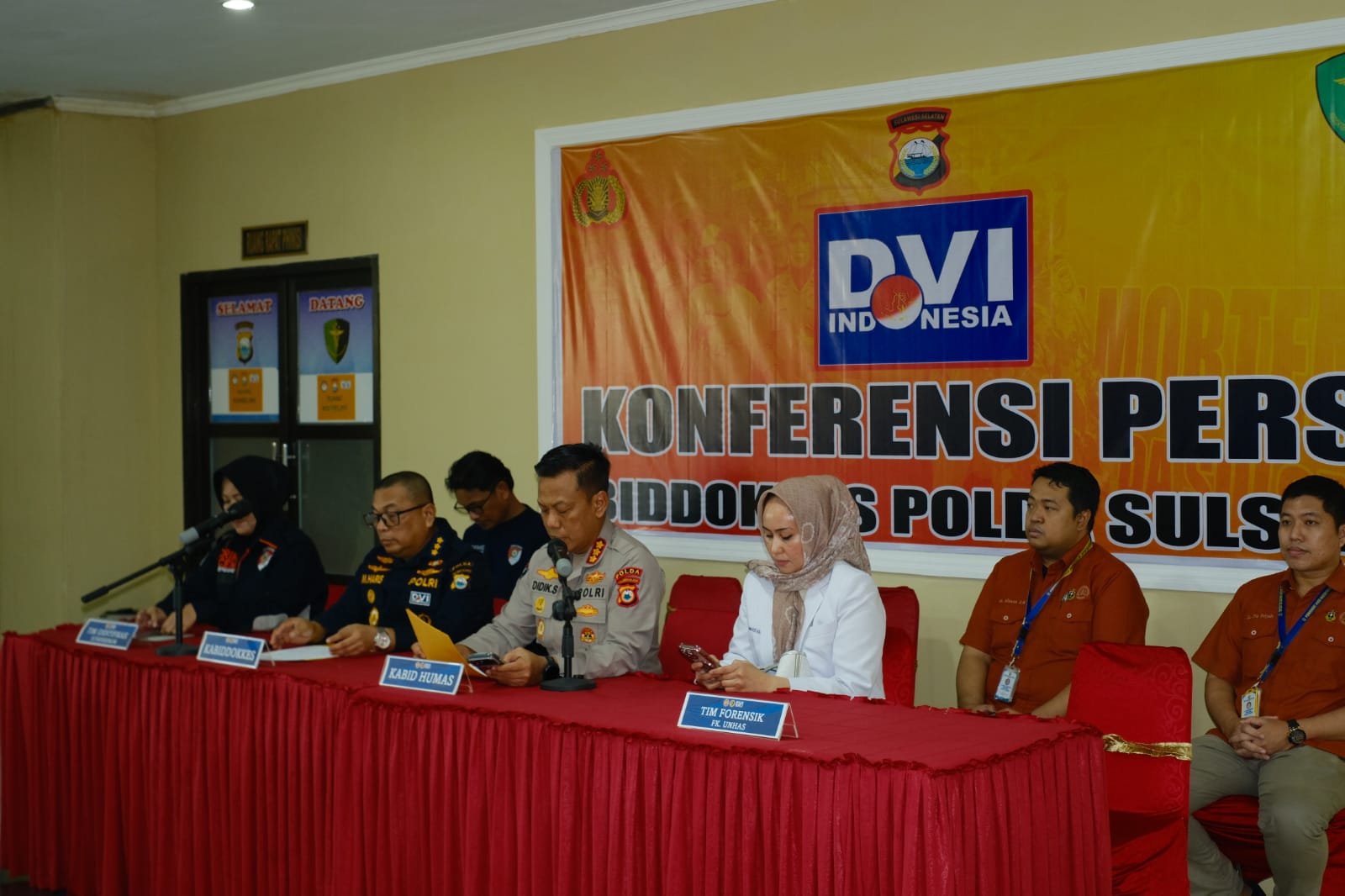 *Konferensi Pers Biddokkes Polda Sulsel Terkait Penanganan Laka Laut KM Nurul Salsa di Perairan Selayar*
