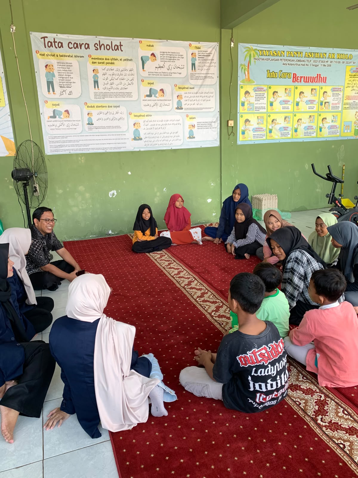 *Mahasiswa Universitas PGRI Jombang Dampingi Anak Panti Tingkatkan Literasi dan Percaya Diri melalui Program LASKARA*
